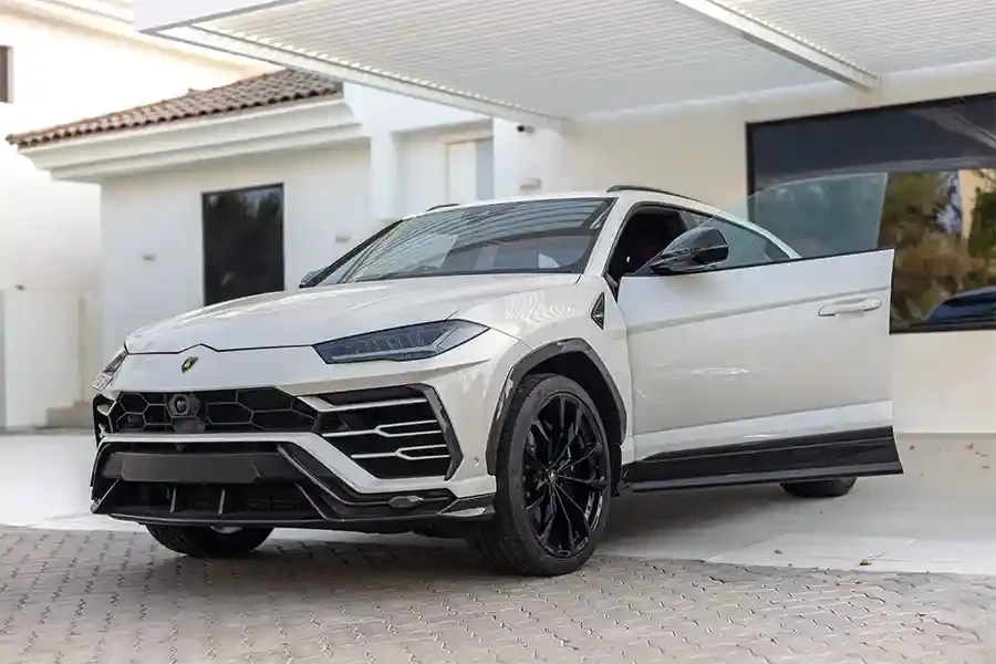rent urus dubai
